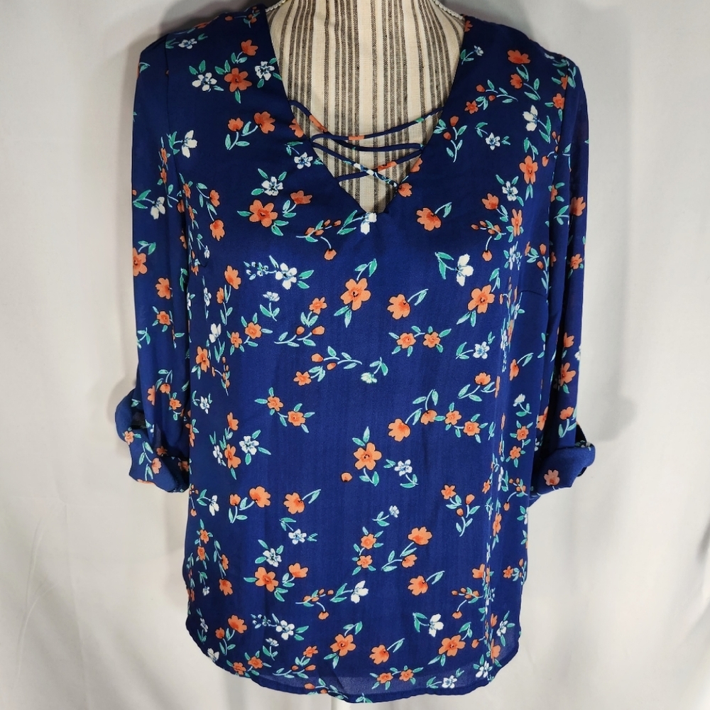 OLM Blue Floral Print Criss Cross V Neck Keyhole Back Tab Sleeve Top Size Medium